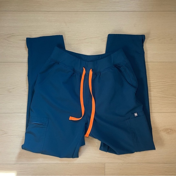 Figs Scrub Set - Picture 4 of 6